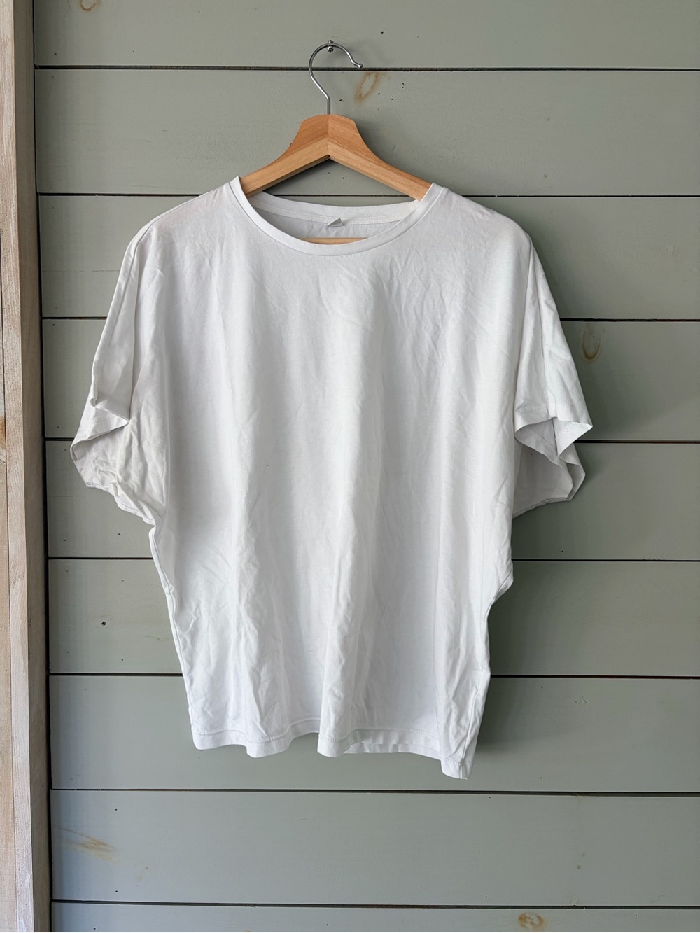 Uniqlo AIRism Oversized White T-Shirt – Size Large
